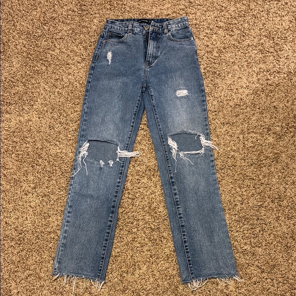 PrettyLittleThing Distressed Blue Jeans